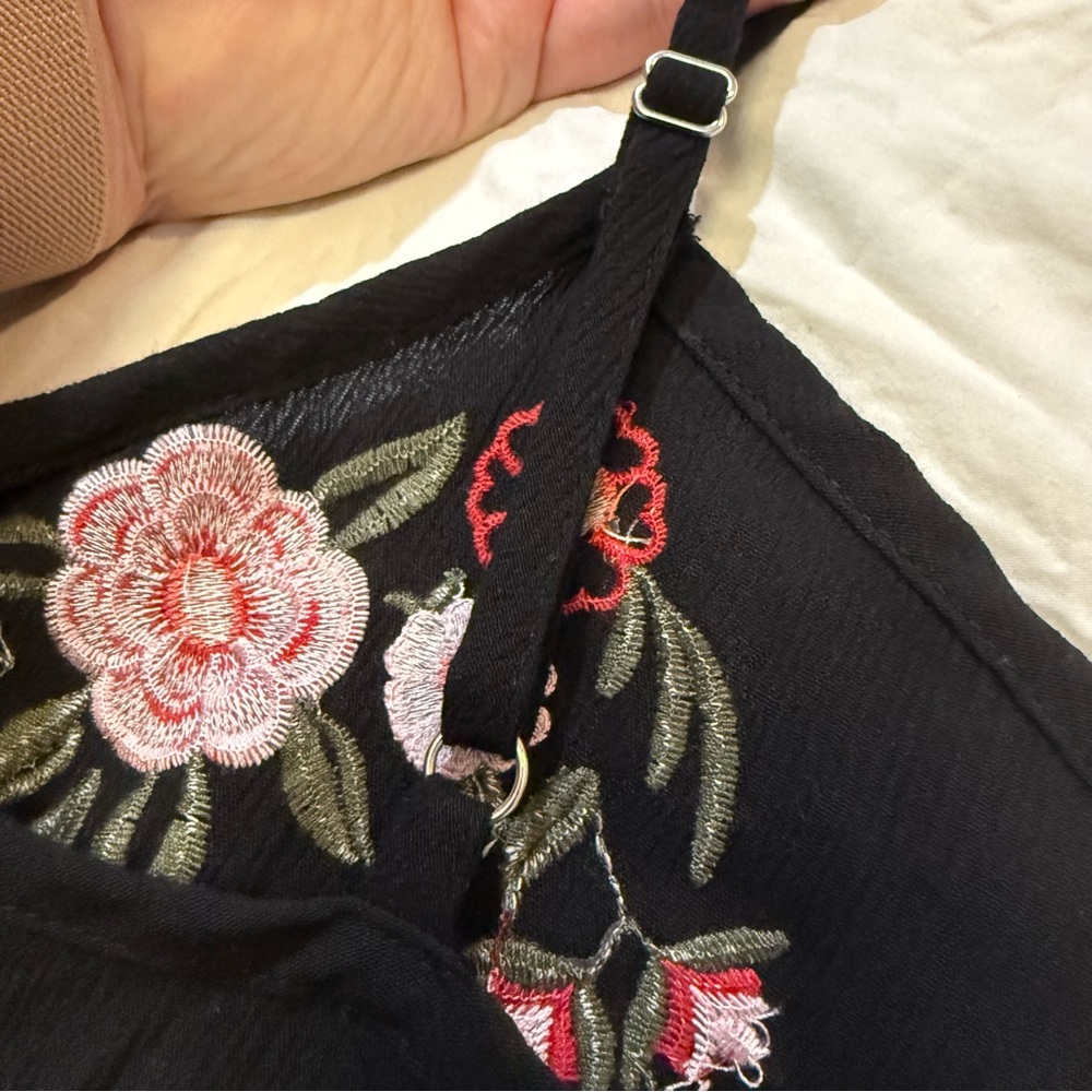 Kelly Renee Embroidered Floral Maxi Dress – Size XL - Picture 10 of 10